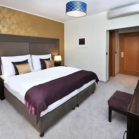 فندق أبلند سيتي بيروجيا 3*